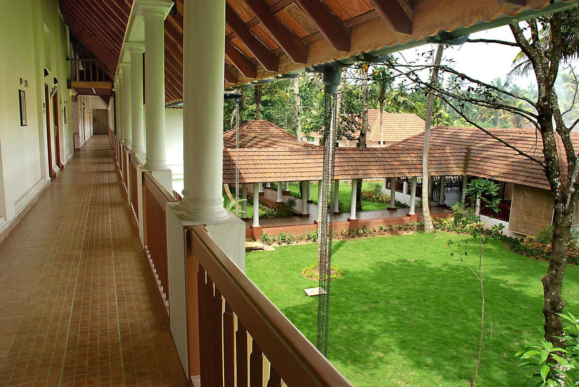 Lemon Tree Vembanad Lake Resort, Kerala Alappuzha Eksteriør billede