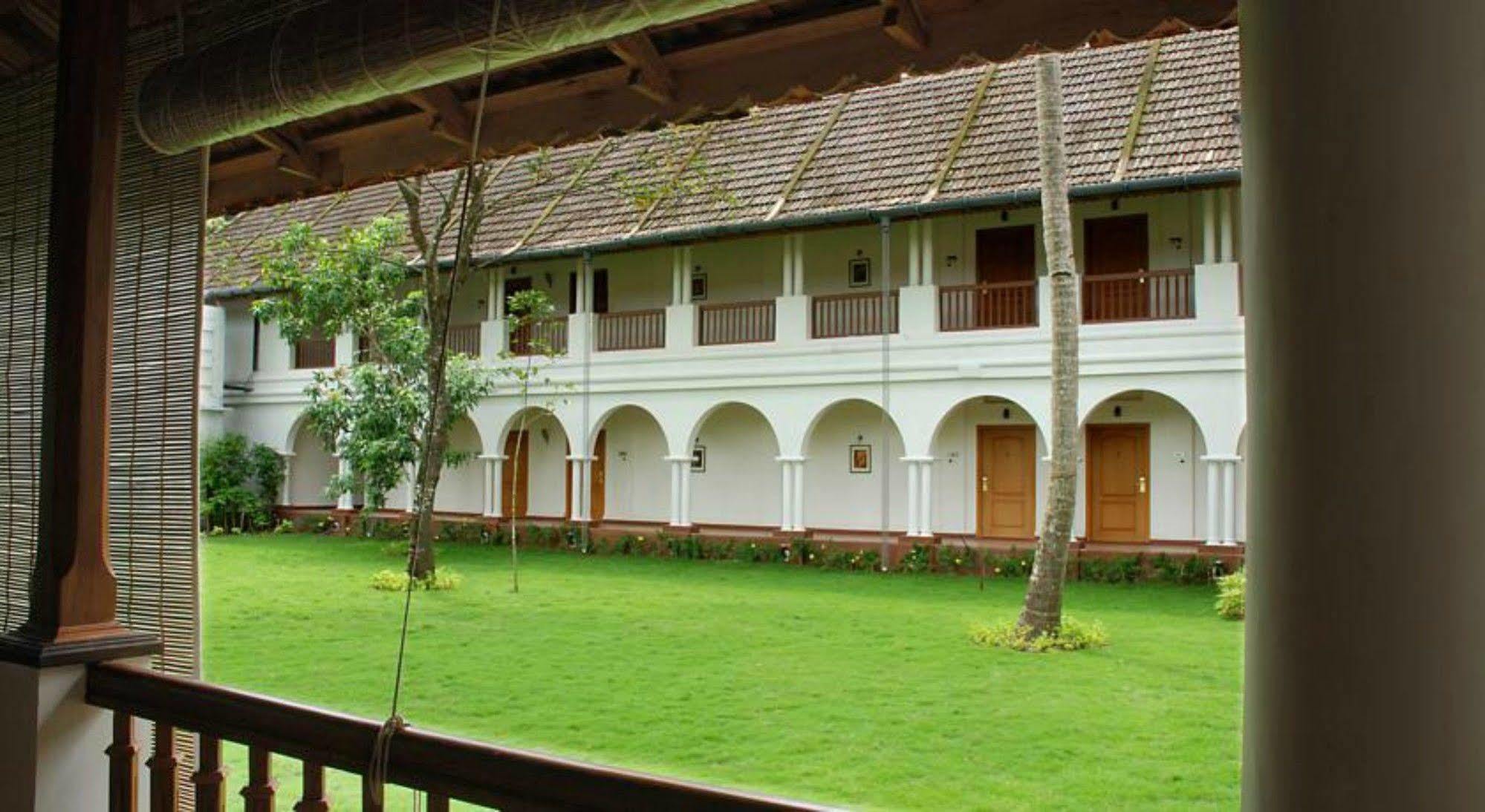 Lemon Tree Vembanad Lake Resort, Kerala Alappuzha Eksteriør billede